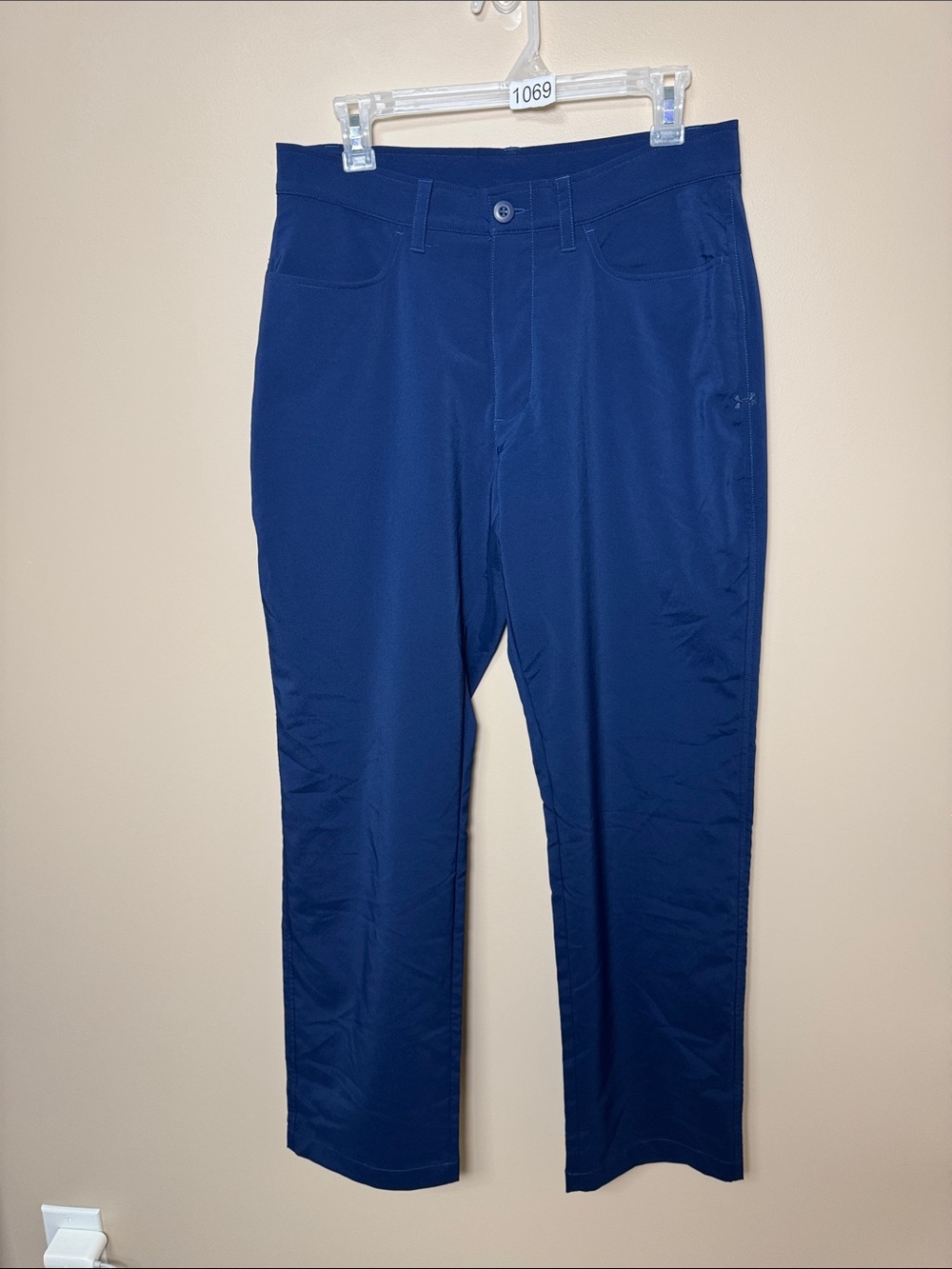 Under Armour Deep Navy Athletic Chinos size 32/30 men’s